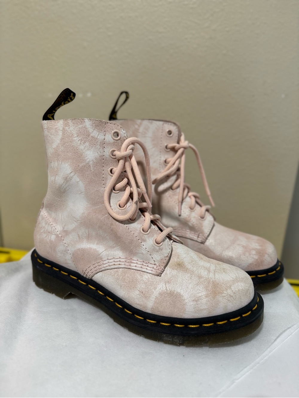 Dr. Martens 1460 Pascal soft Pink Tie Dye Lace-Up Combat Ankle Boots Women’s 6